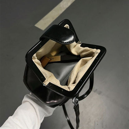 VOIDRA BostonShell – Retro Clip Mini Clutch Bag