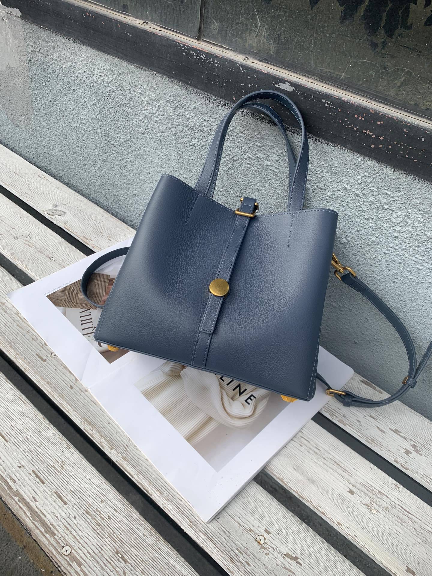 VOIDRA NOMAD — Soft Leather Travel Tote in First-Layer Cowhide