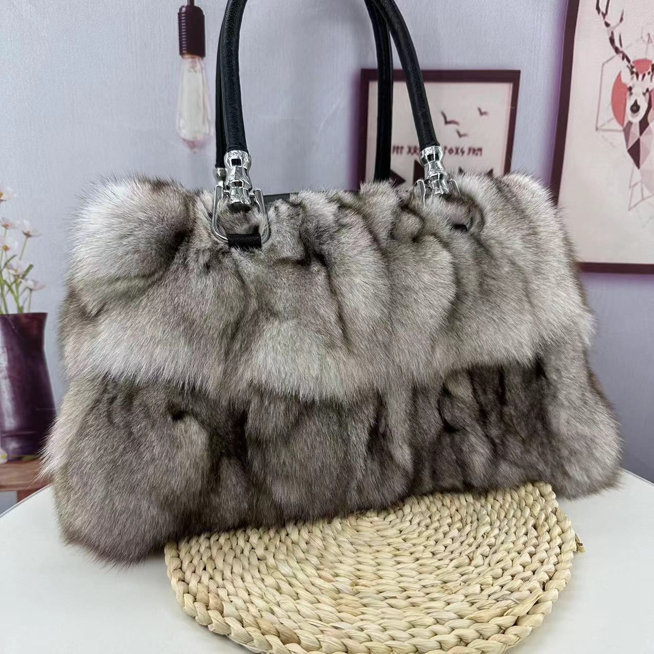 VOIDRA Luxe Real Fox Fur Crossbody – Korean Winter Statement Bag