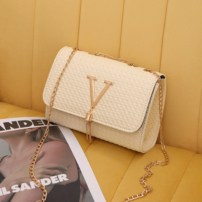 The Scholar Tote | A Classic Plaid & Tassel Messenger Bag