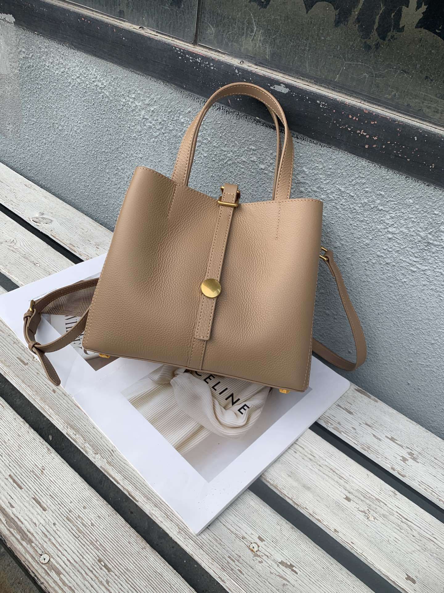 VOIDRA NOMAD — Soft Leather Travel Tote in First-Layer Cowhide