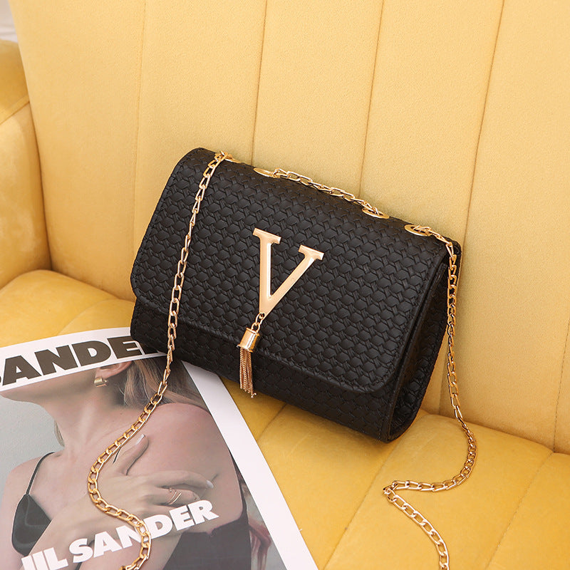 The Scholar Tote | A Classic Plaid & Tassel Messenger Bag