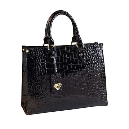 VYRA.CROC – Structured Croc-Pattern Leather Messenger