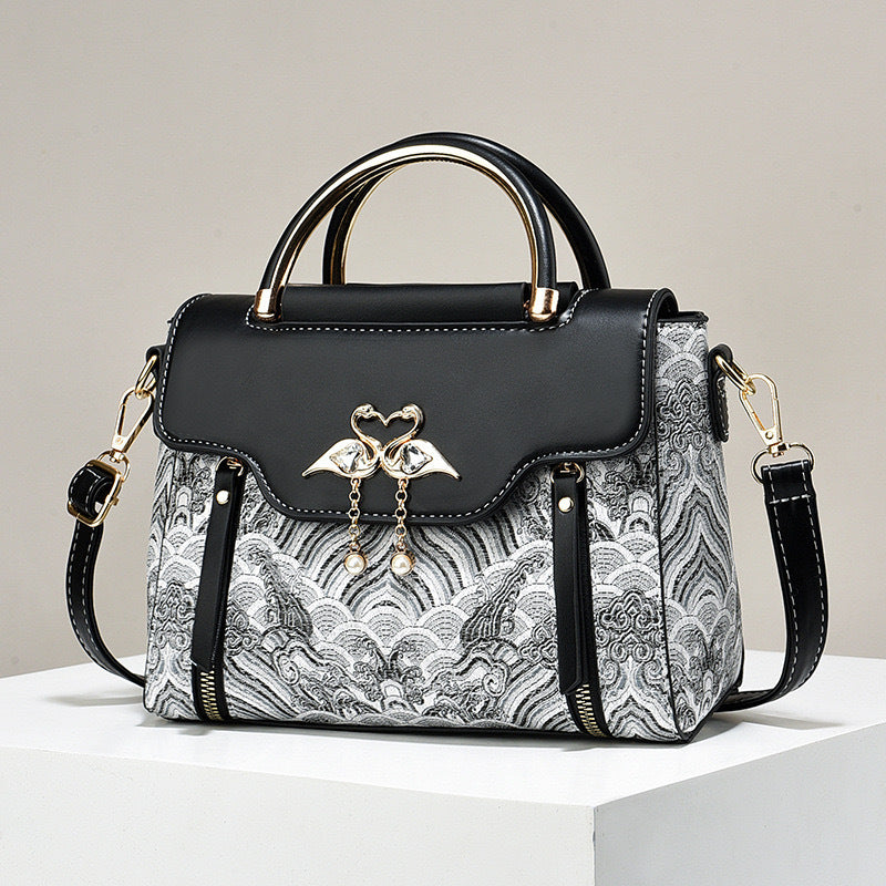 MeiMuse – Embroidered Street-Style Shoulder Bag
