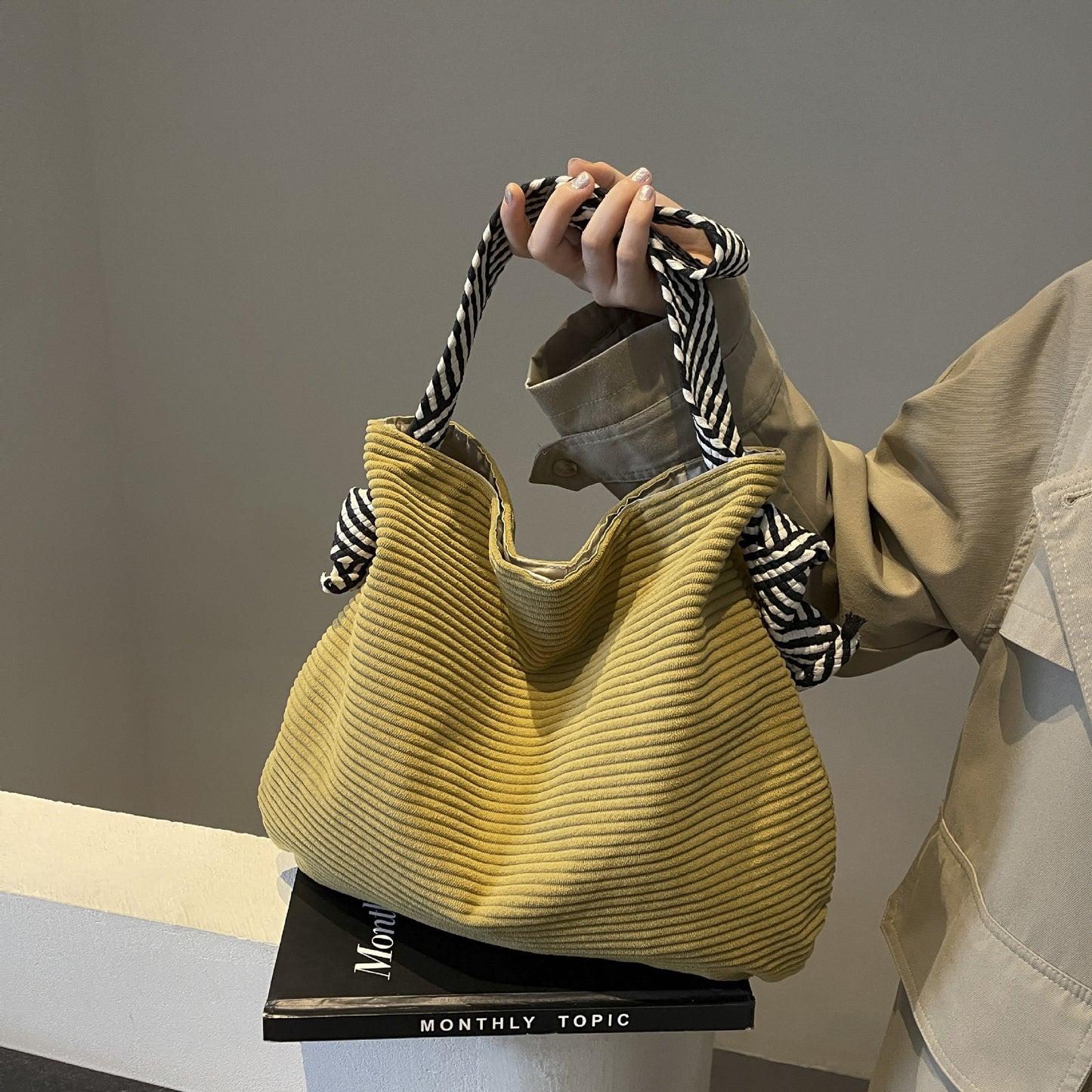 VOIDRA ÉlanCord™ – Soft Corduroy Urban Shoulder Bag