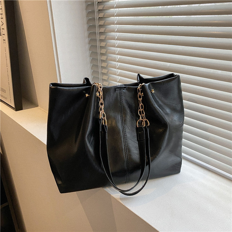 CÉLRA.CHAIN – Soft Chain-Handle PU Shoulder Tote
