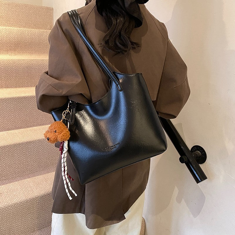 VOIDRA StreetMuse™ – Retro Stitch Accent Shoulder Bag