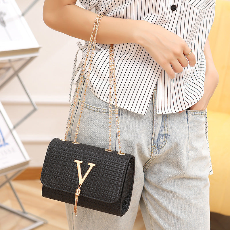 The Scholar Tote | A Classic Plaid & Tassel Messenger Bag