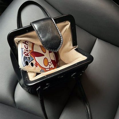 VOIDRA BostonShell – Retro Clip Mini Clutch Bag